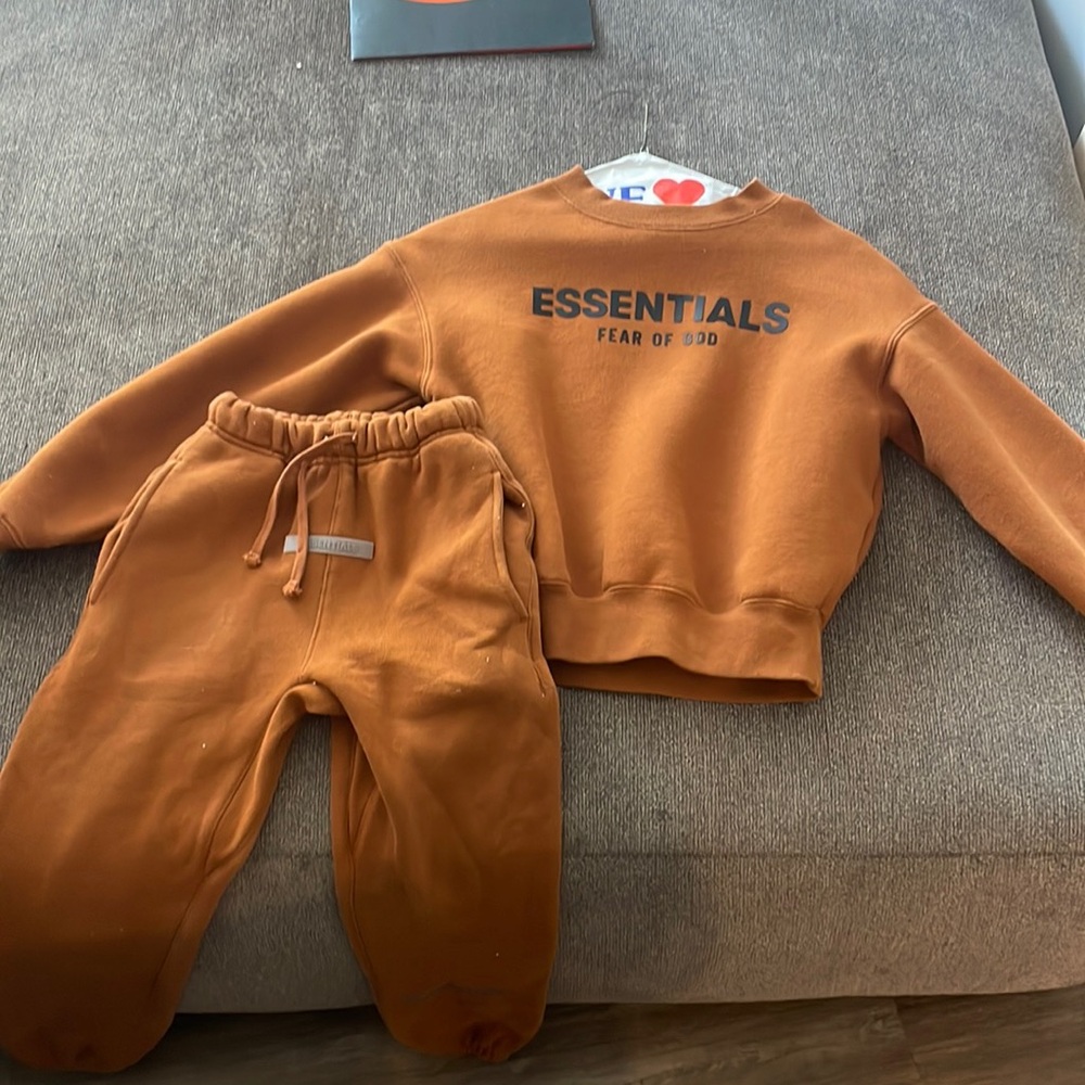 Essentials fear of God kids size small 6/7 set or can be sold individually.